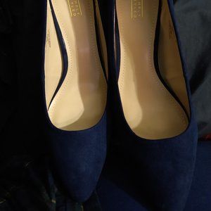 suede pumps